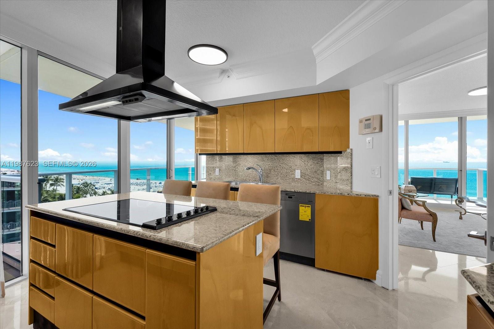 1455 Ocean Dr # 909