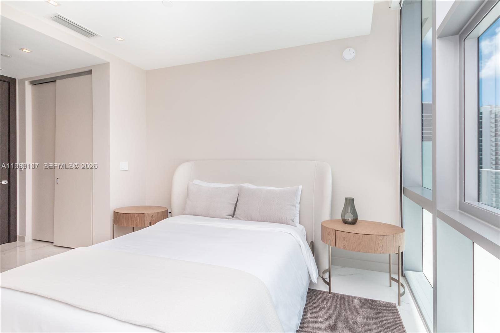 851 NE 1st Ave # 4611 Unit: PH 4611