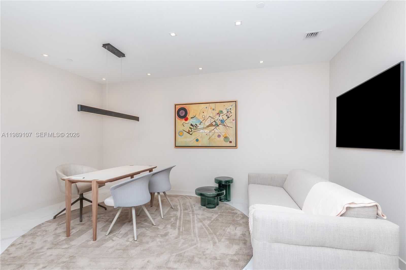 851 NE 1st Ave # 4611 Unit: PH 4611