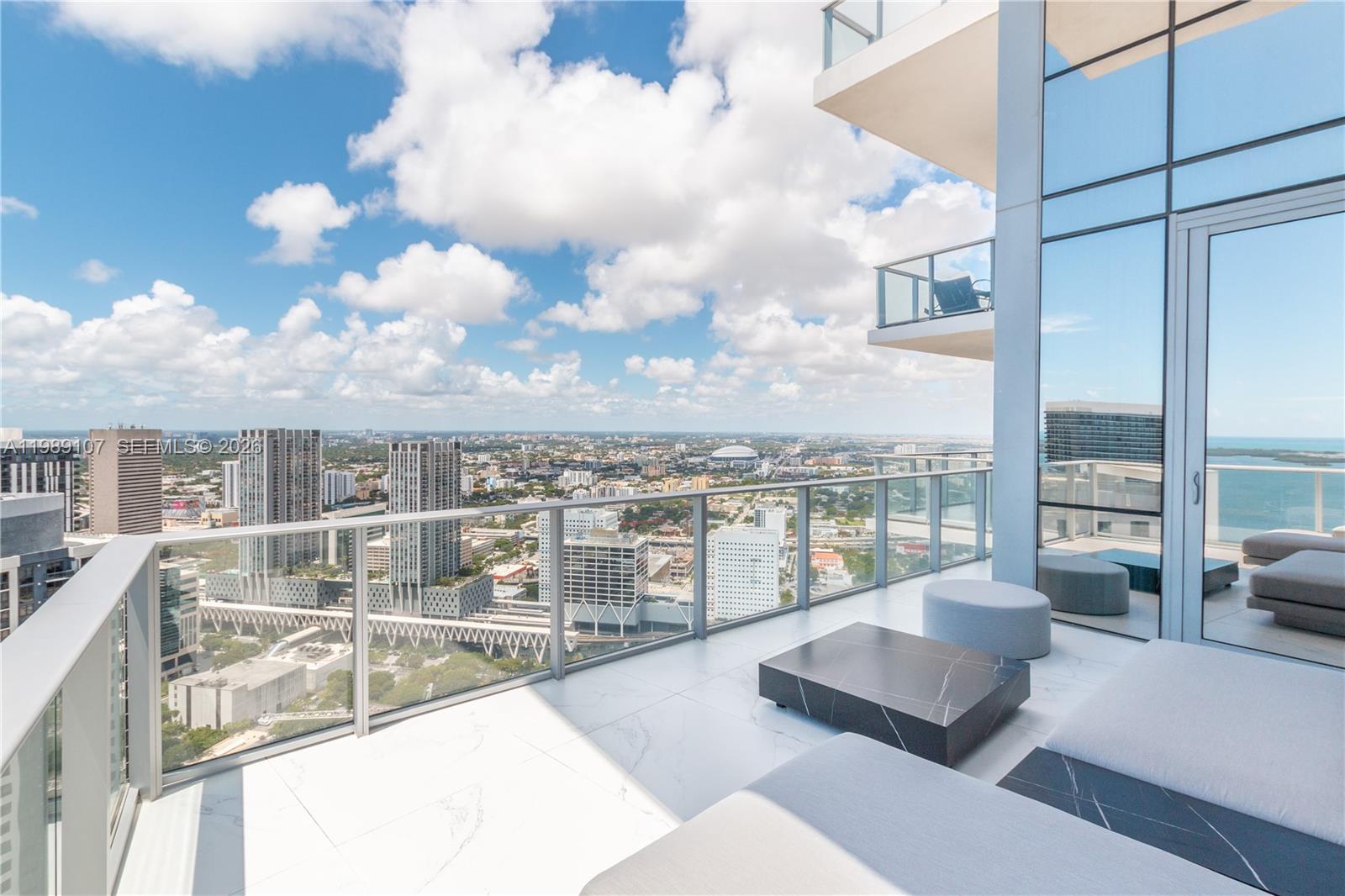 851 NE 1st Ave # 4611 Unit: PH 4611