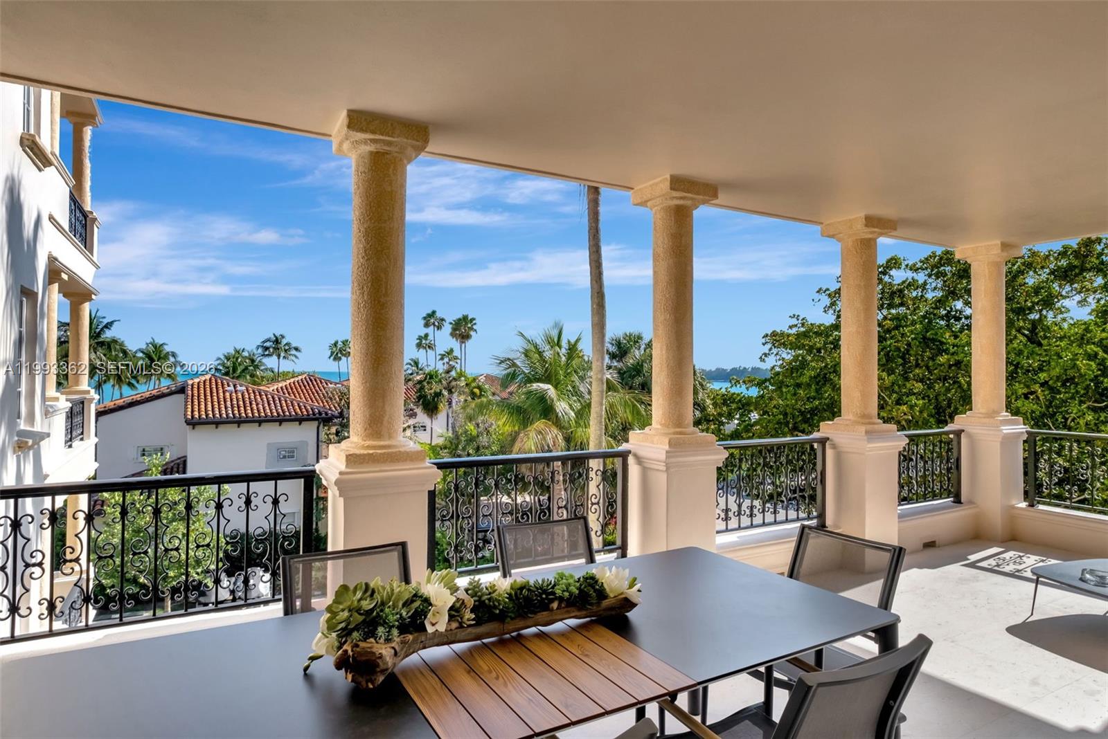 19136 Fisher Island Dr # 19136