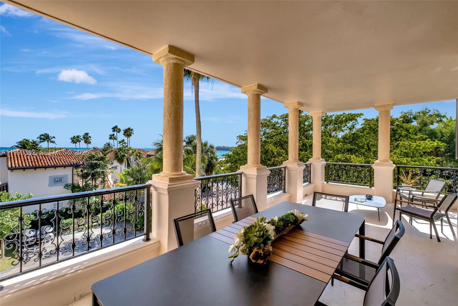19136 Fisher Island Dr # 19136