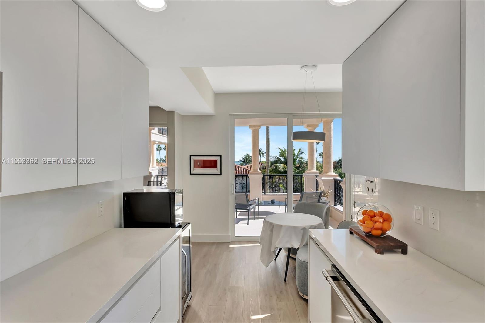 19136 Fisher Island Dr # 19136