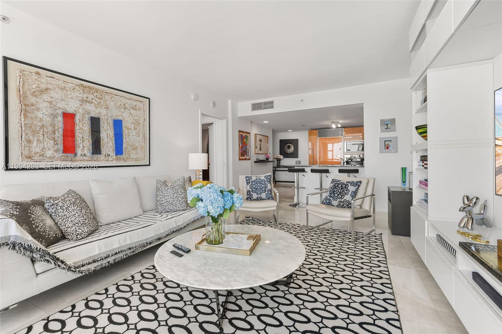 6801 Collins Ave Unit: 1112 (Door 1102)