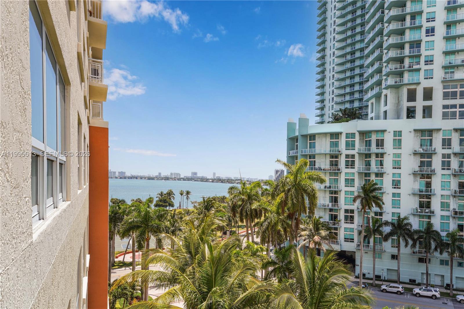 2000 N Bayshore Dr # 702