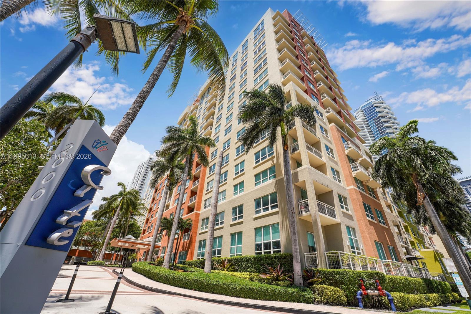 2000 N Bayshore Dr # 702