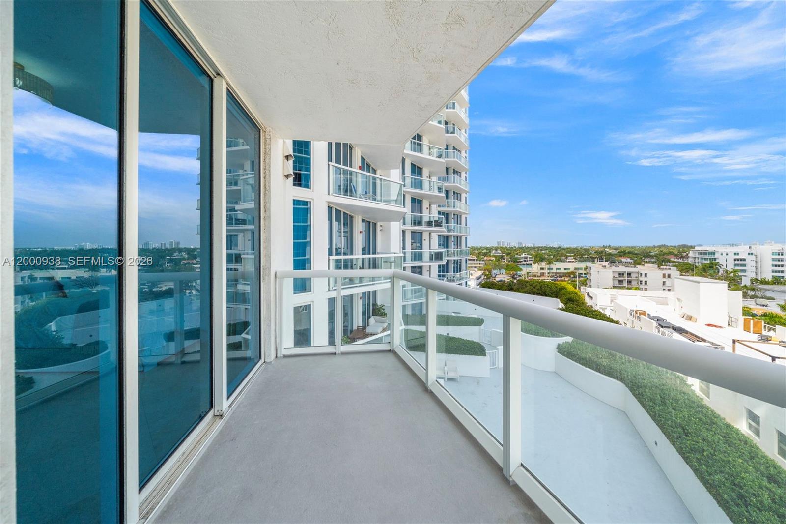6515 Collins Ave # 802