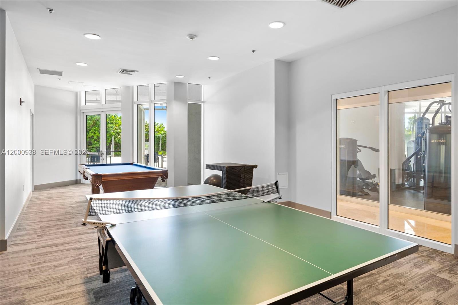 6515 Collins Ave # 802