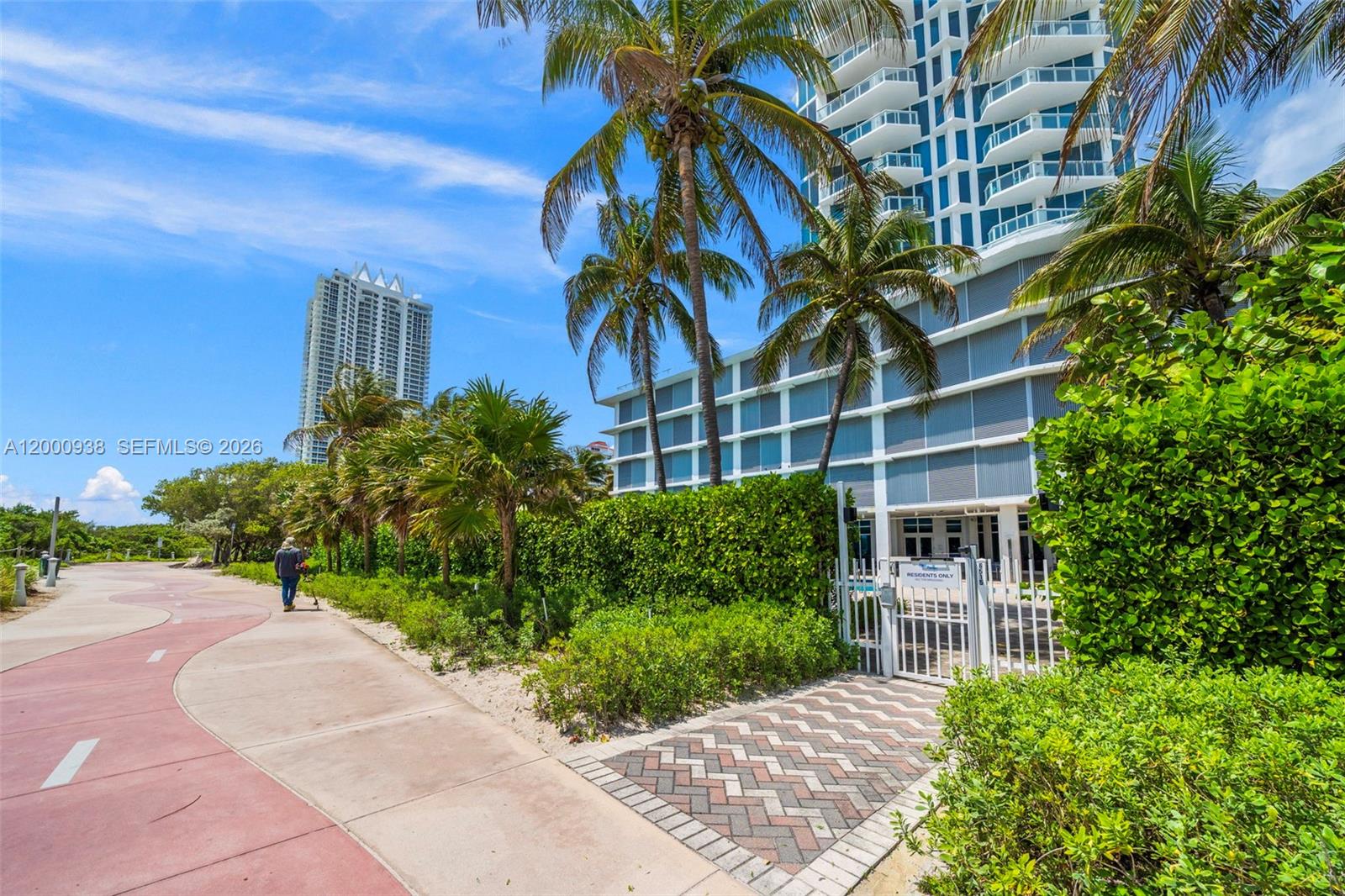 6515 Collins Ave # 802