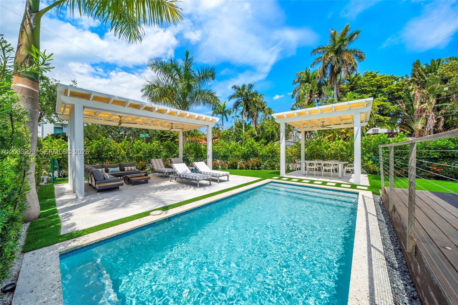 330 E San Marino Dr