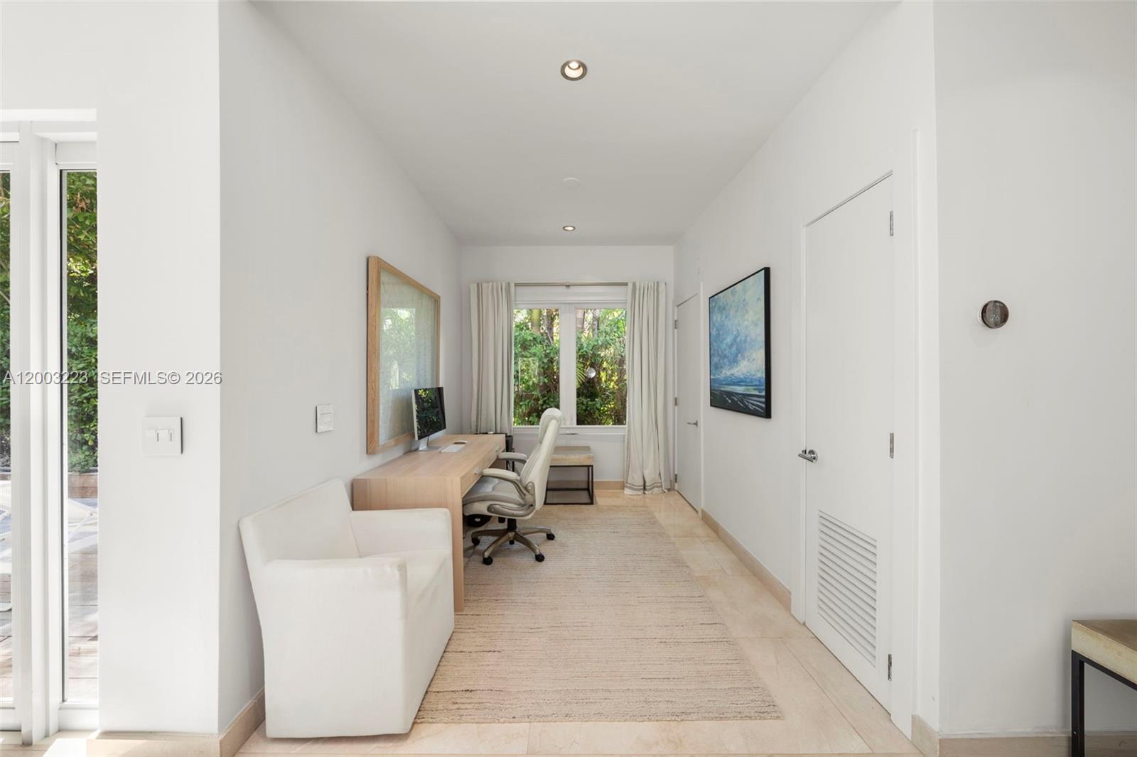 330 E San Marino Dr