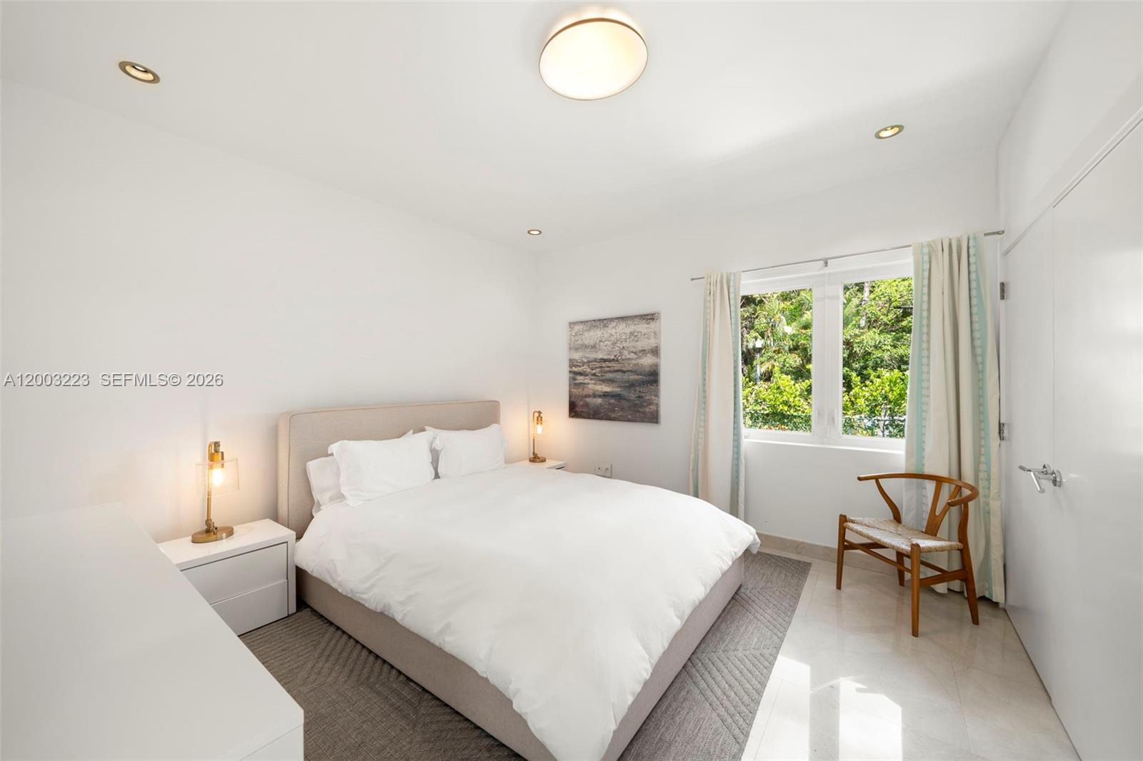 330 E San Marino Dr