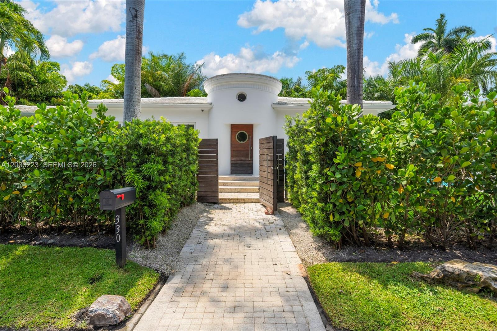 330 E San Marino Dr