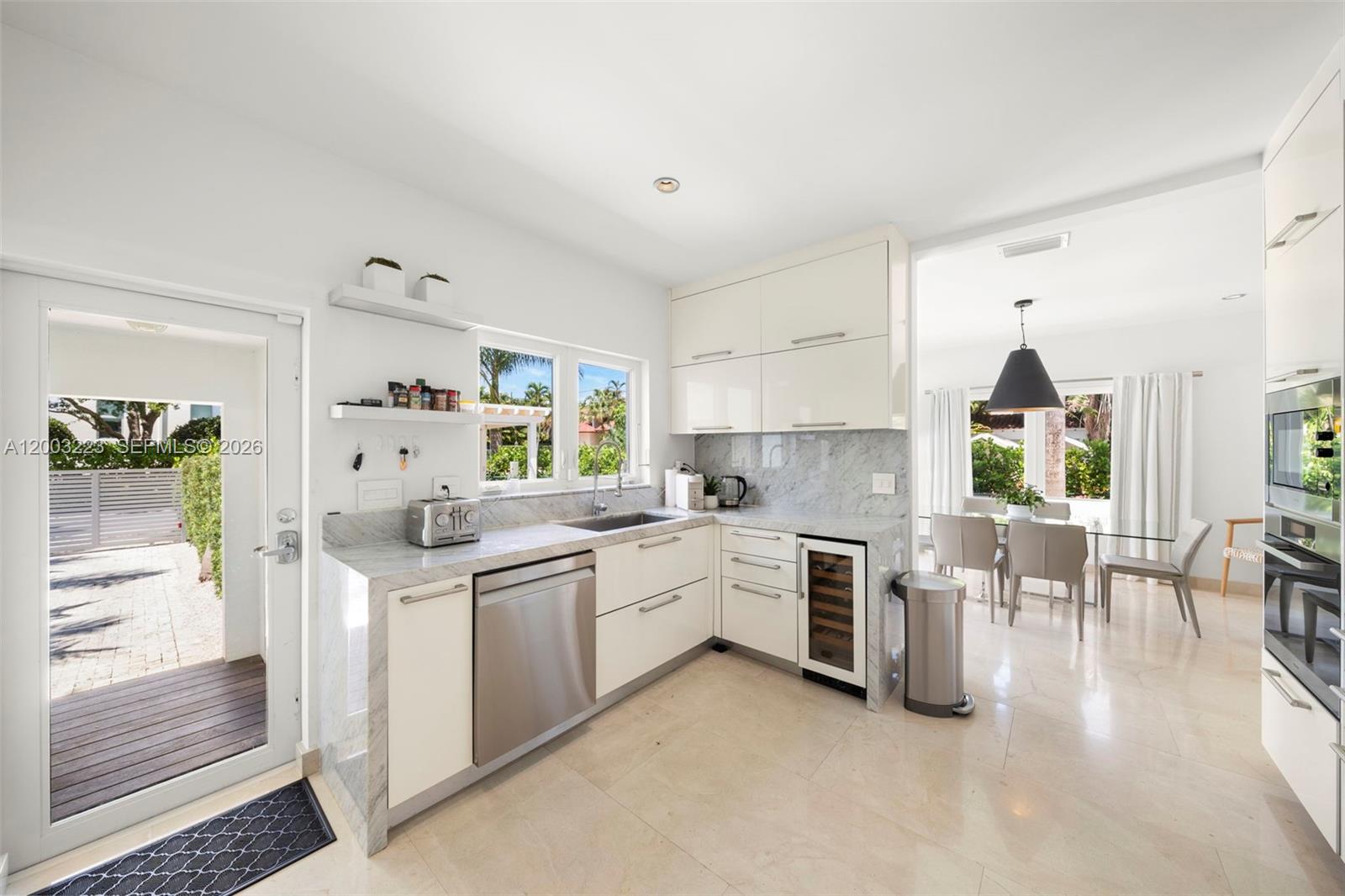 330 E San Marino Dr