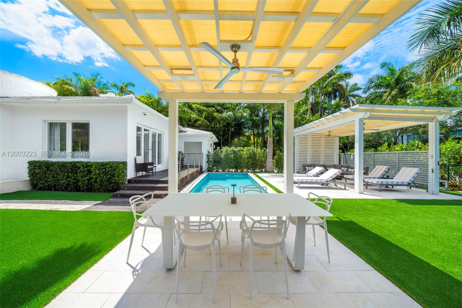 330 E San Marino Dr