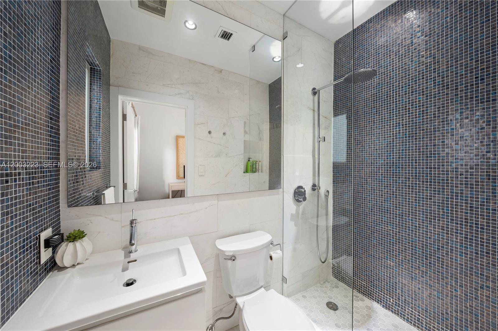 330 E San Marino Dr