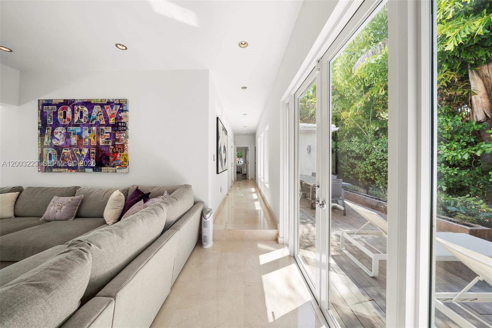 330 E San Marino Dr