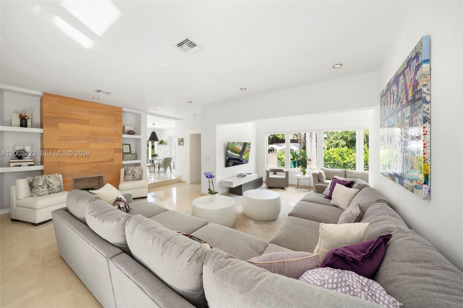 330 E San Marino Dr