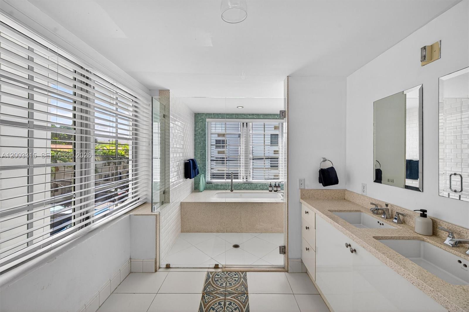 1250 Ocean Dr # 3F