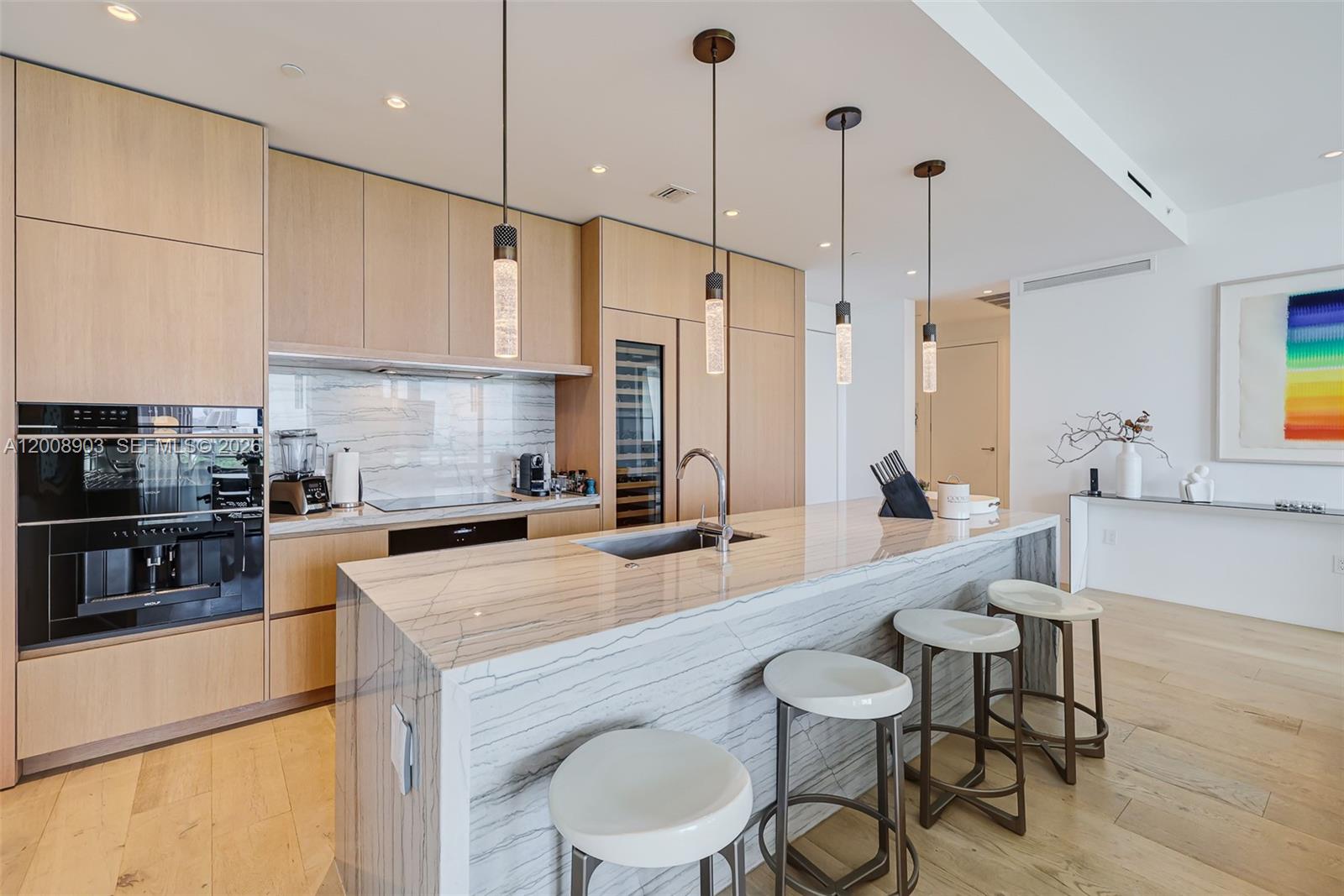 8701 Collins Ave # 904