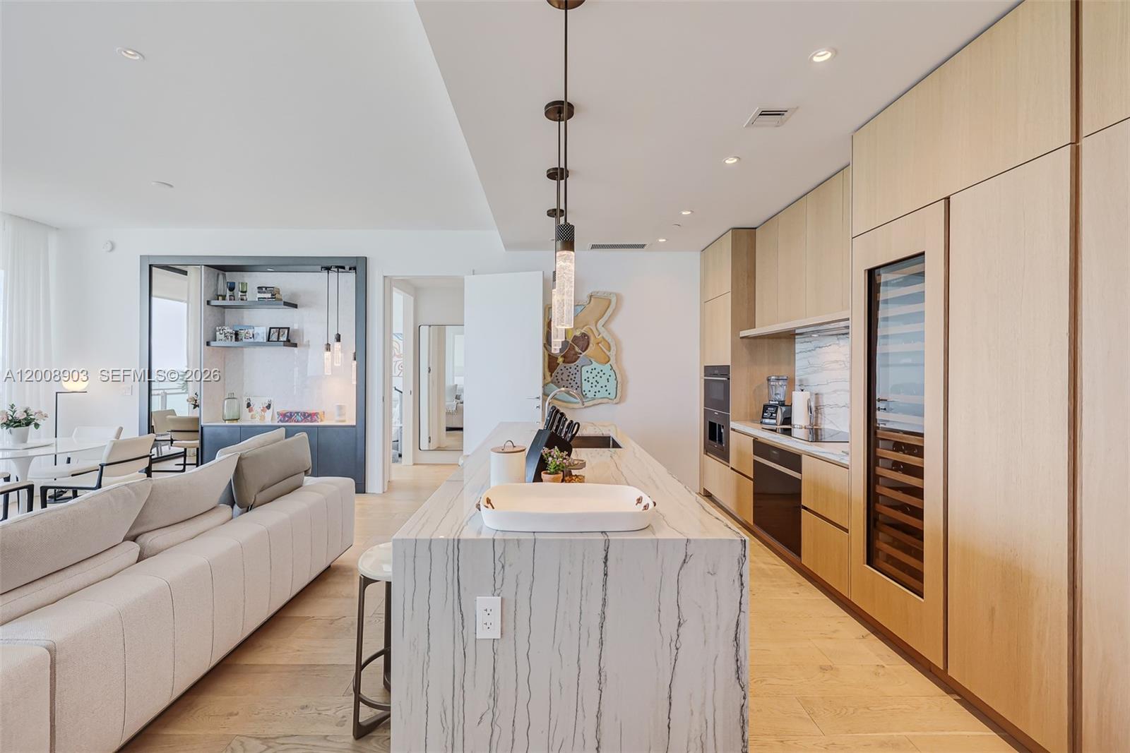 8701 Collins Ave # 904