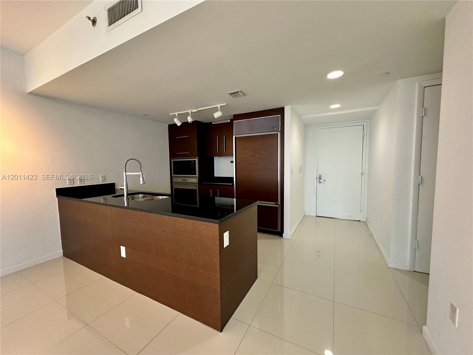 475 Brickell Avenue # 1614