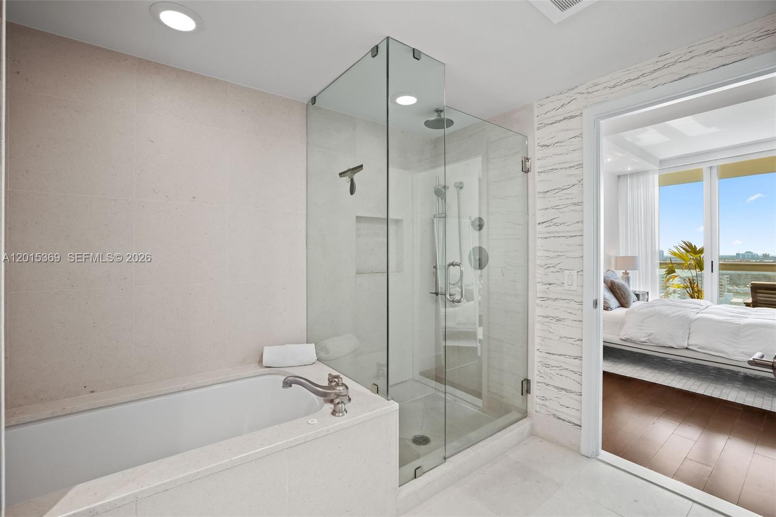 6899 Collins Ave # 1610