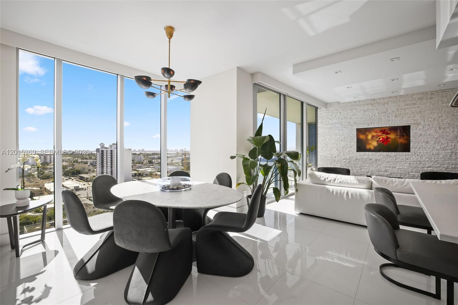 6899 Collins Ave # 1610