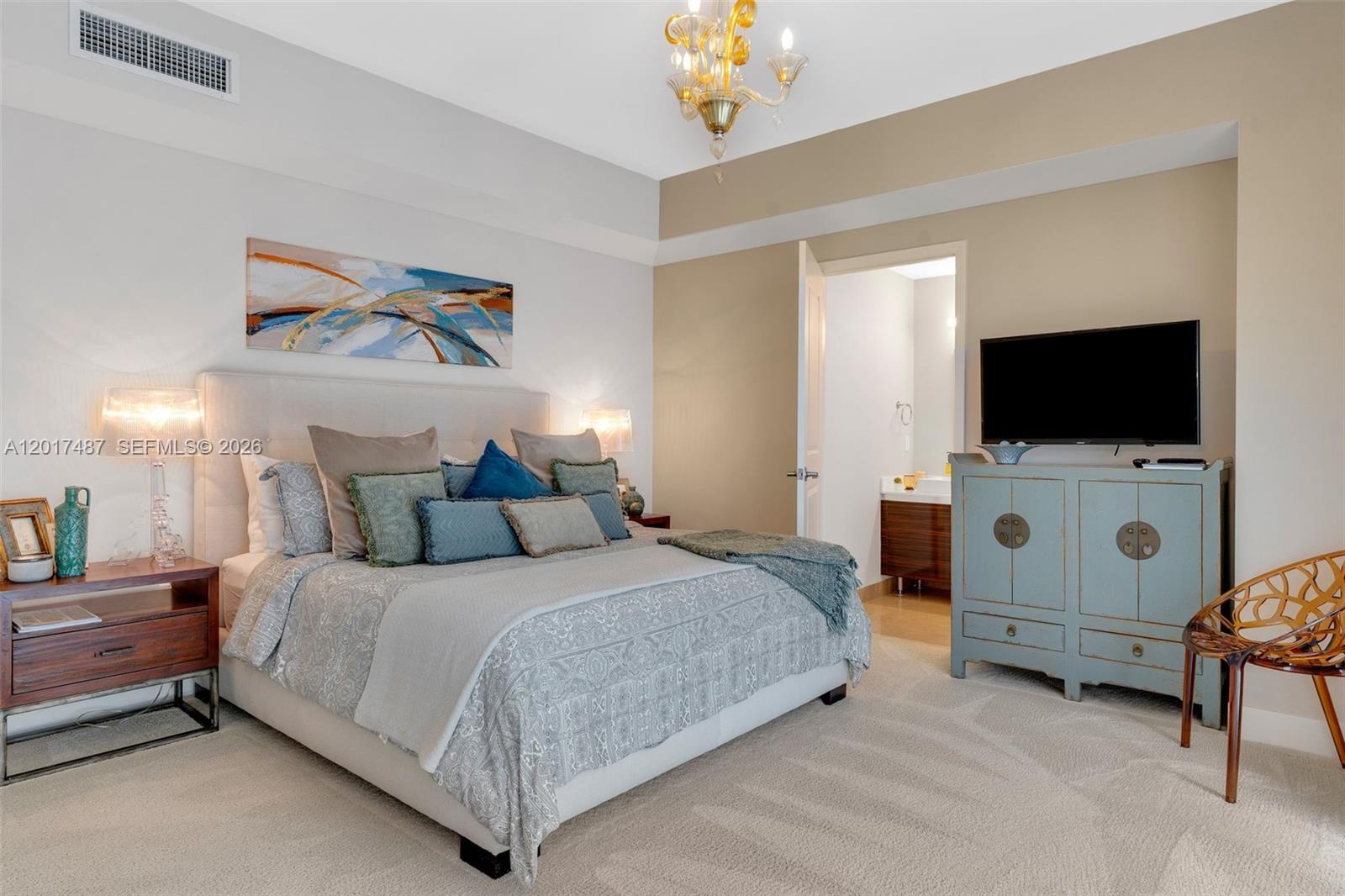 3737 Collins Ave # 403 Unit: S-403