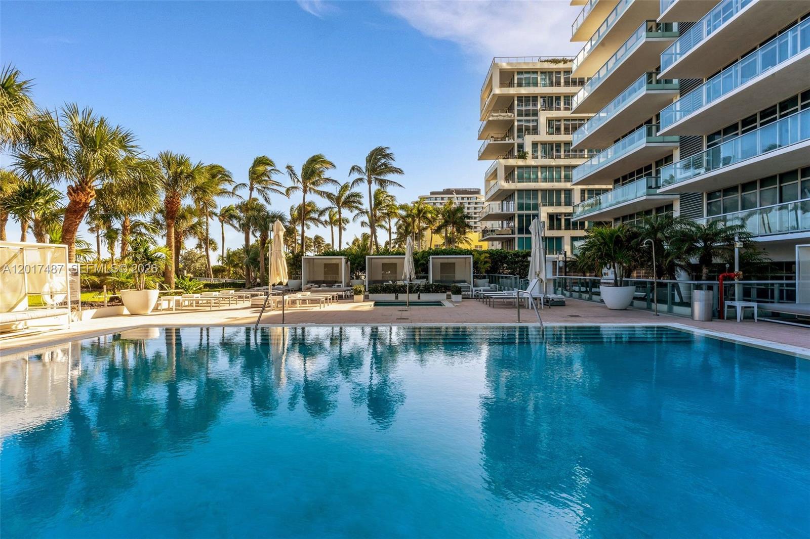 3737 Collins Ave # 403 Unit: S-403