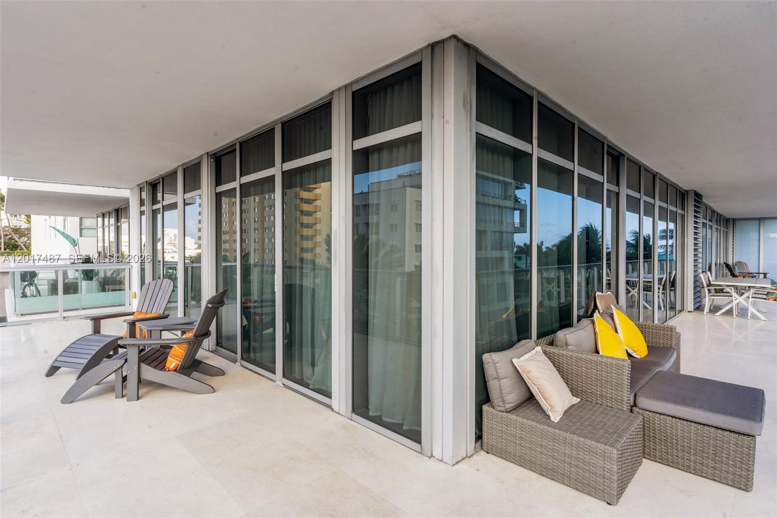 3737 Collins Ave # 403 Unit: S-403