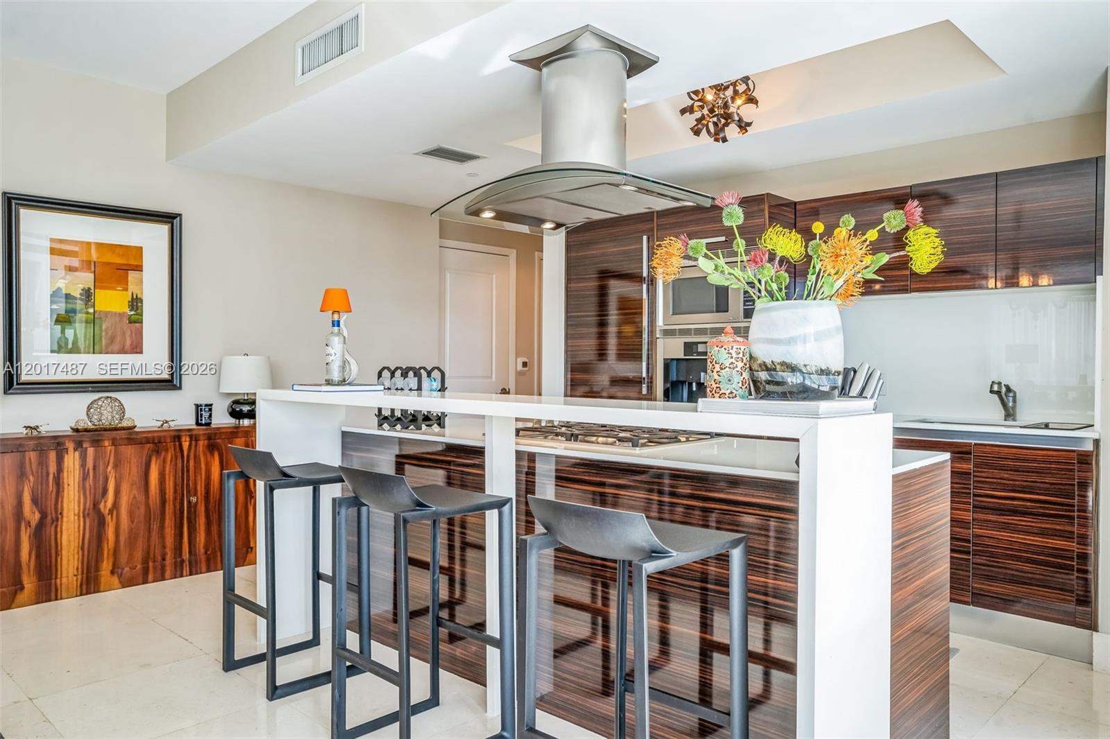 3737 Collins Ave # 403 Unit: S-403