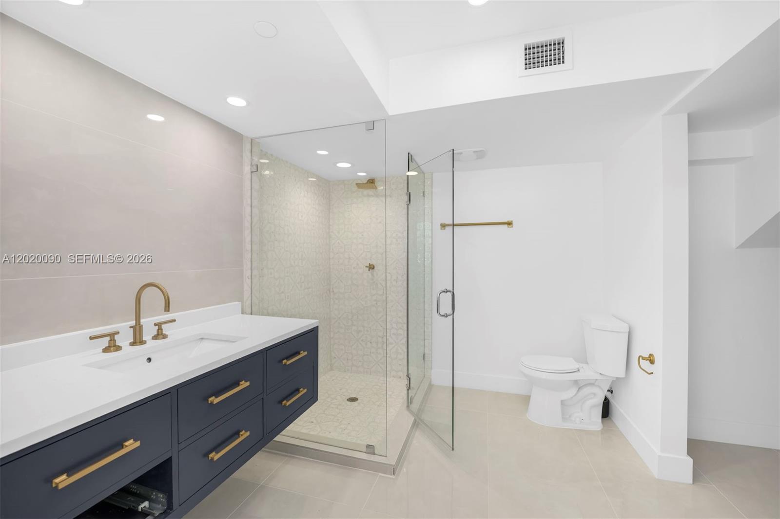 221 Jefferson Ave # 10