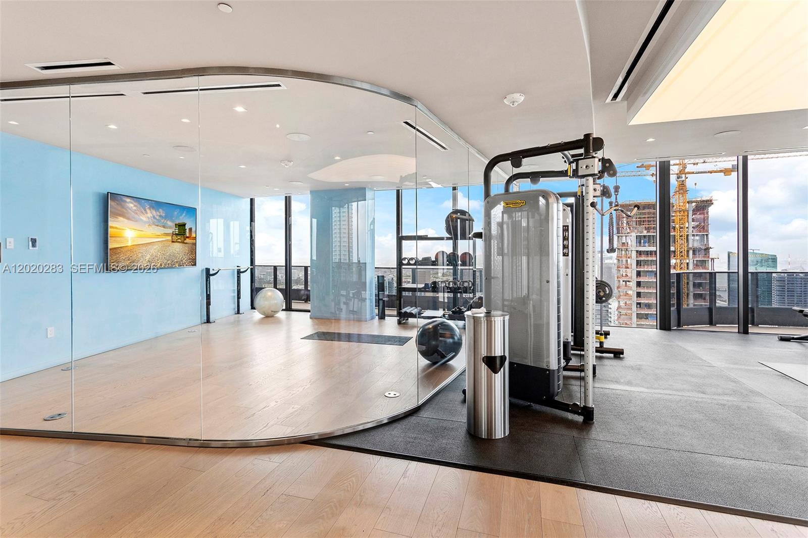 1000 Brickell Plz # 4014