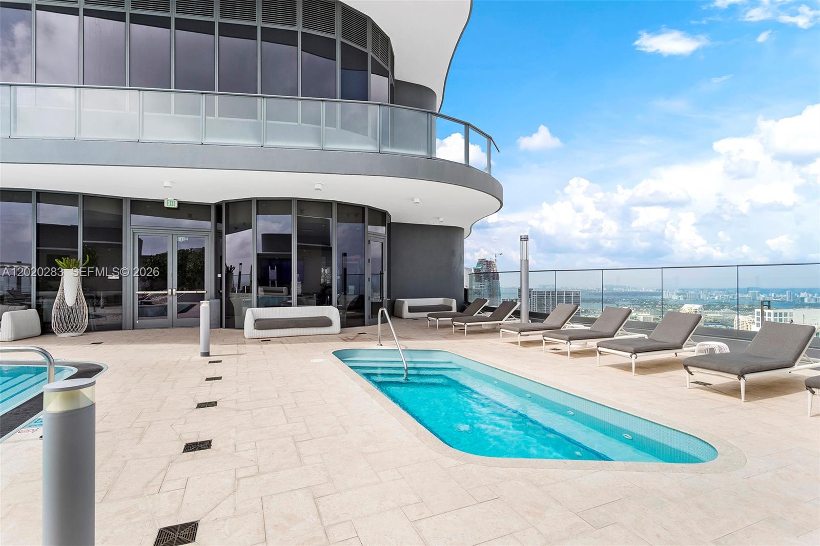 1000 Brickell Plz # 4014