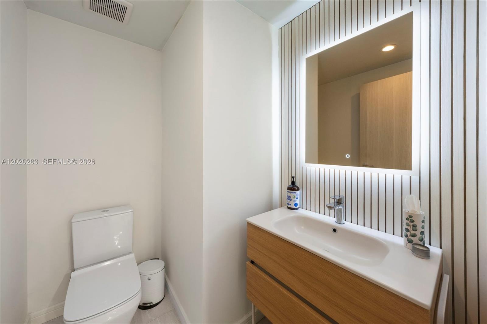 1000 Brickell Plz # 4014