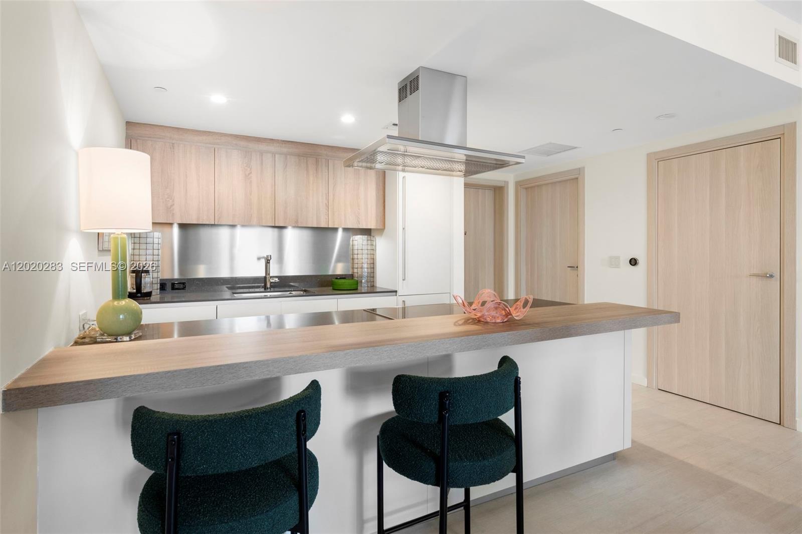 1000 Brickell Plz # 4014