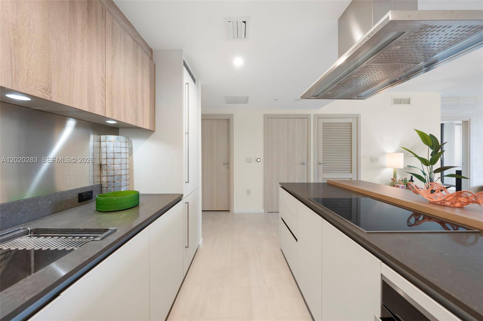 1000 Brickell Plz # 4014