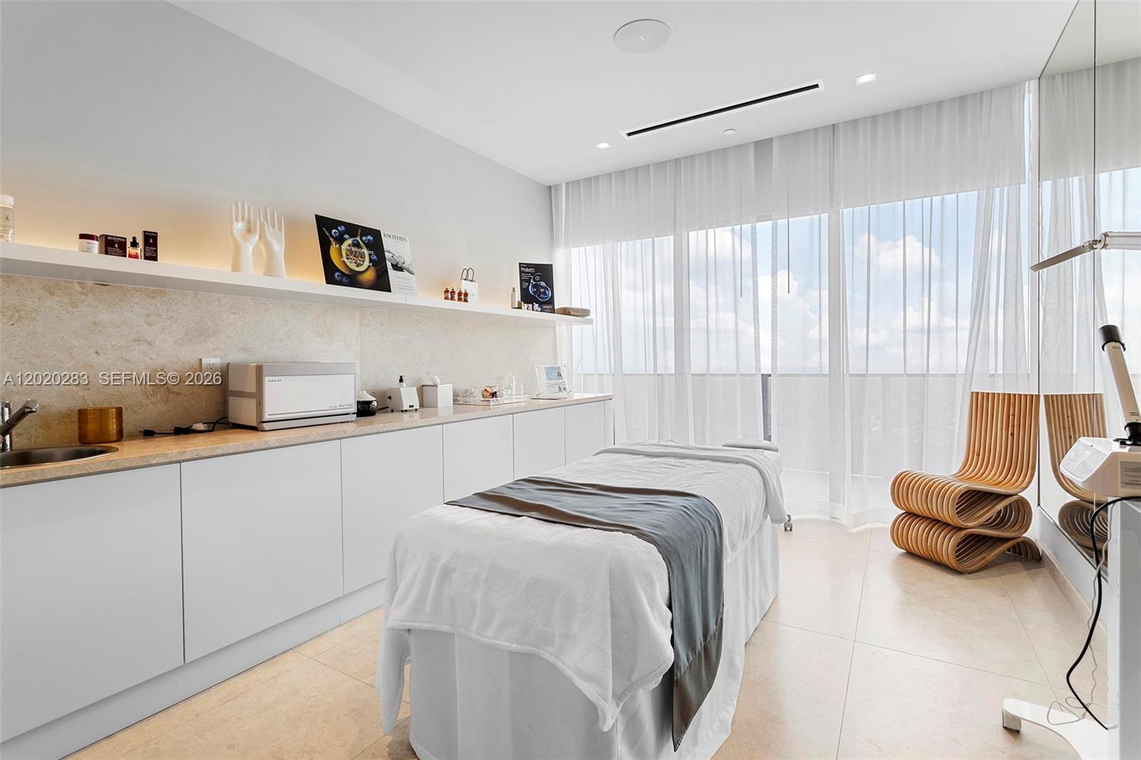 1000 Brickell Plz # 4014