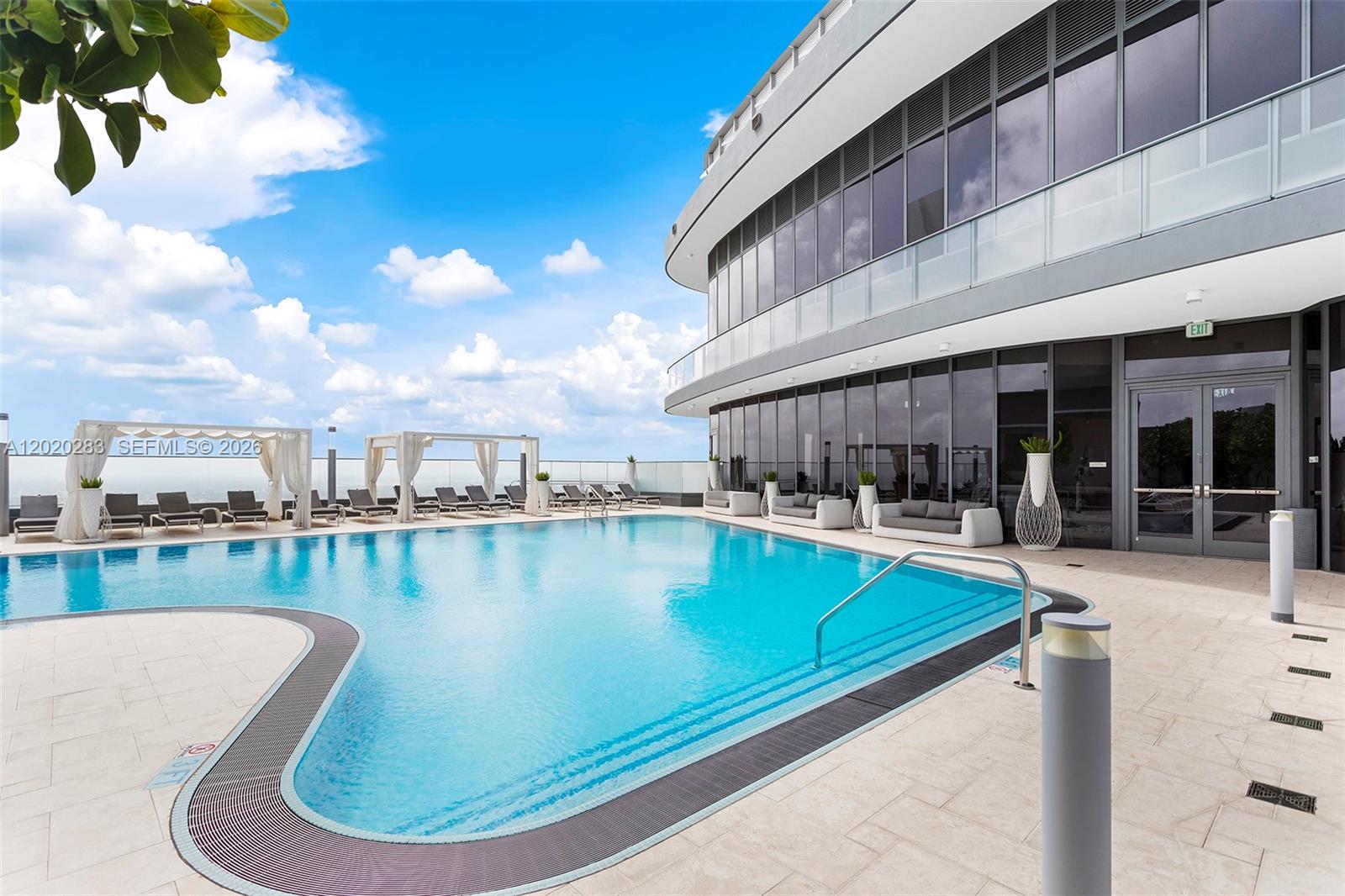 1000 Brickell Plz # 4014