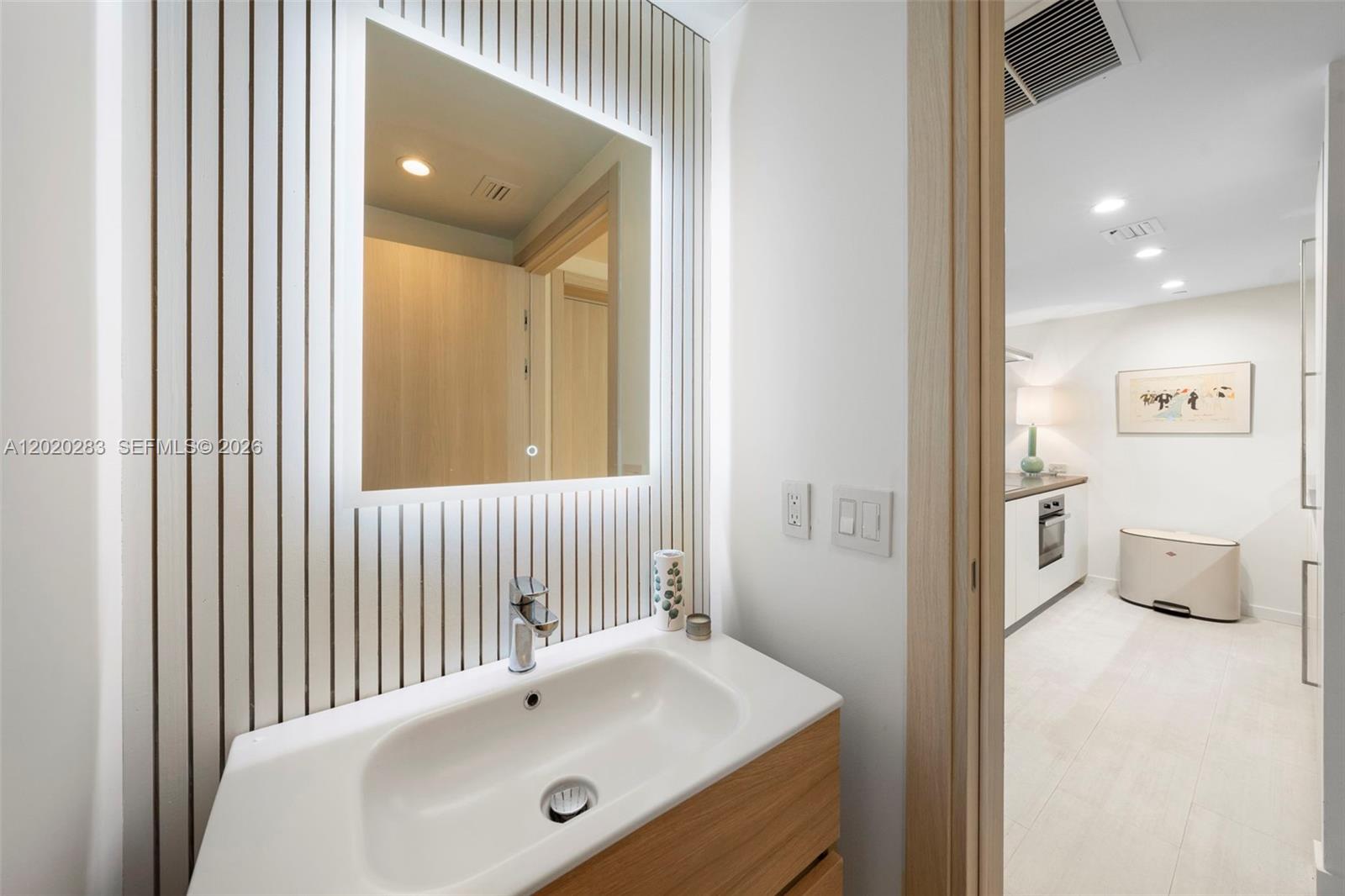 1000 Brickell Plz # 4014