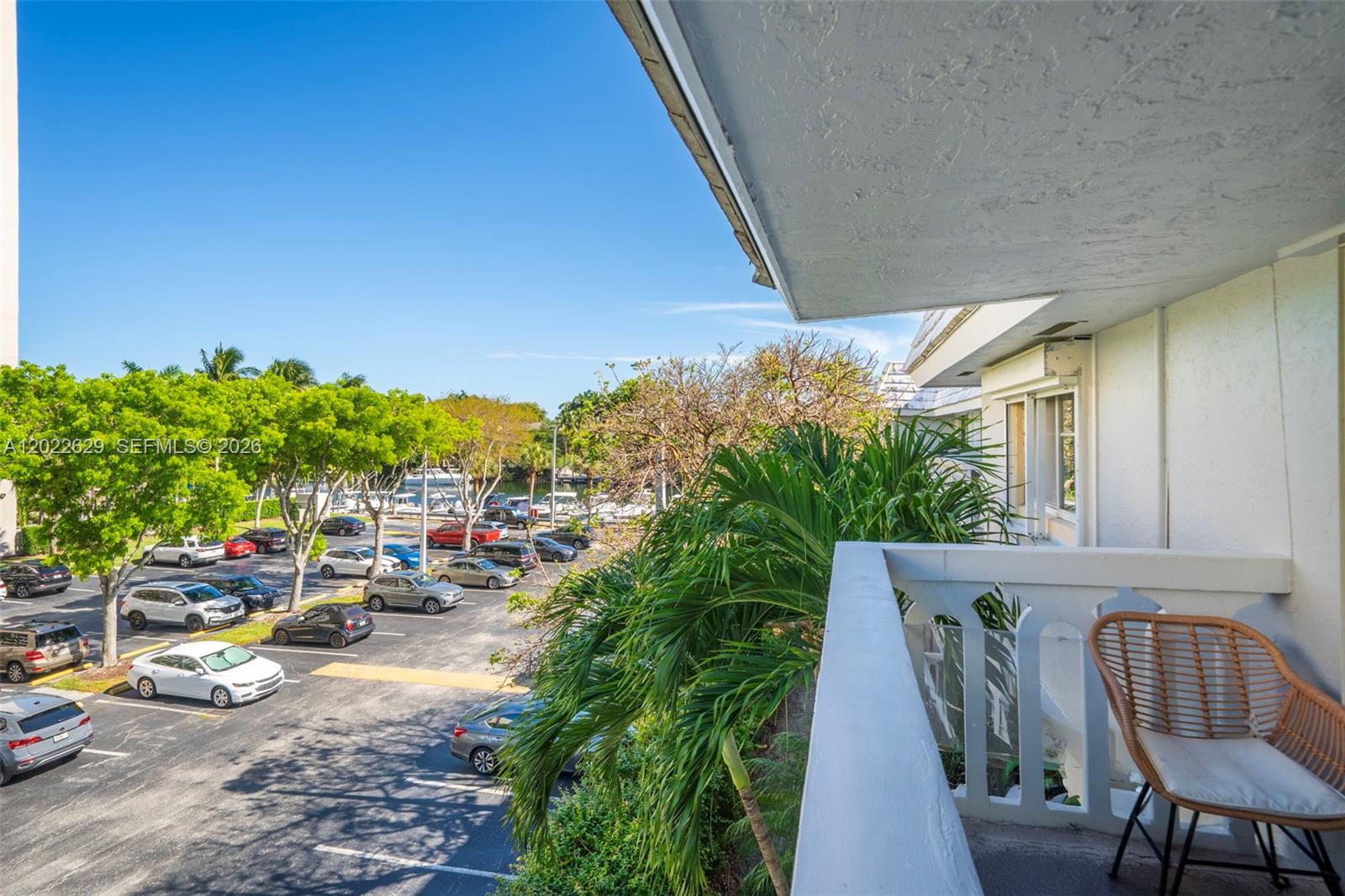 100 Edgewater Dr # 329