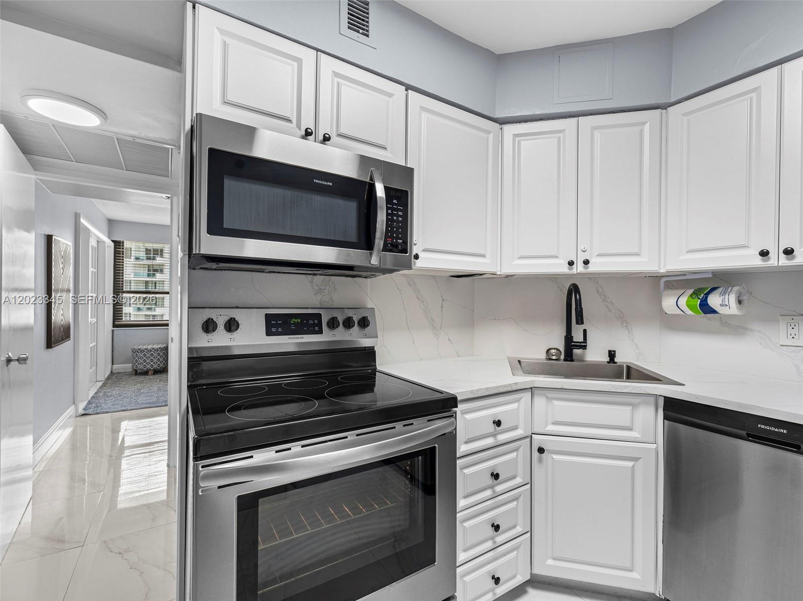 5225 Collins Ave # 1509