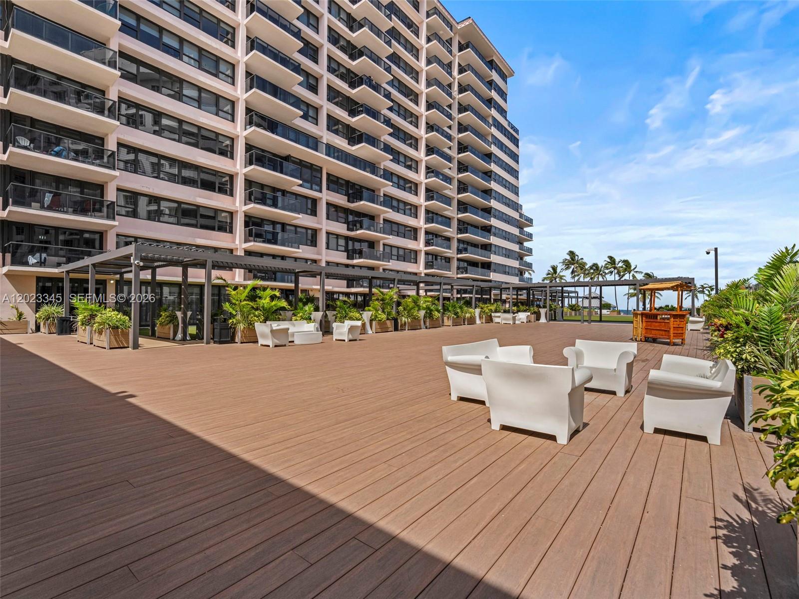 5225 Collins Ave # 1509