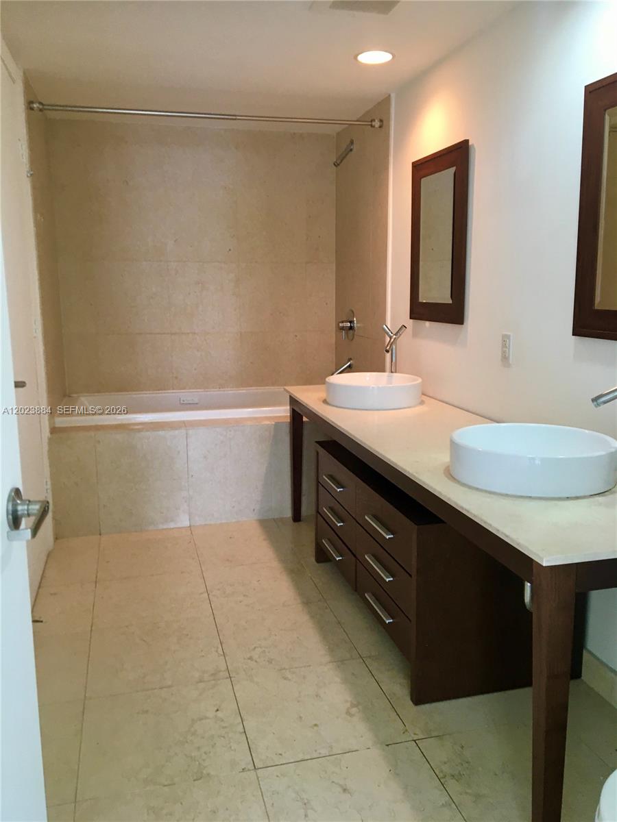 475 Brickell Avenue # 1614