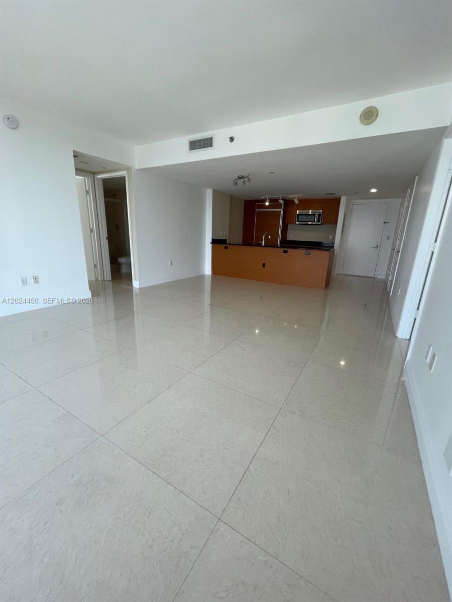 50 Biscayne Blvd # 2401
