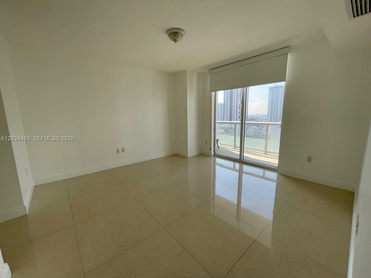 50 Biscayne Blvd # 2401