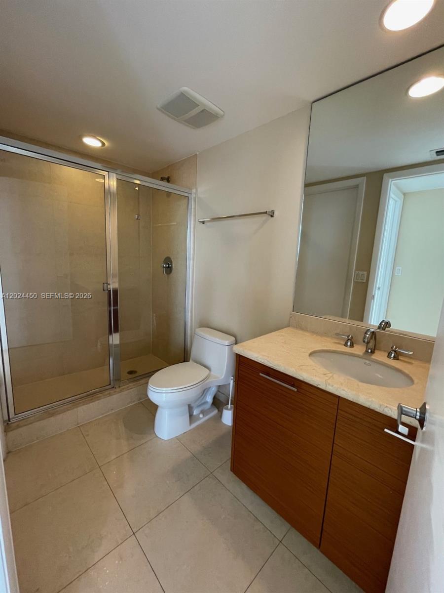 50 Biscayne Blvd # 2401