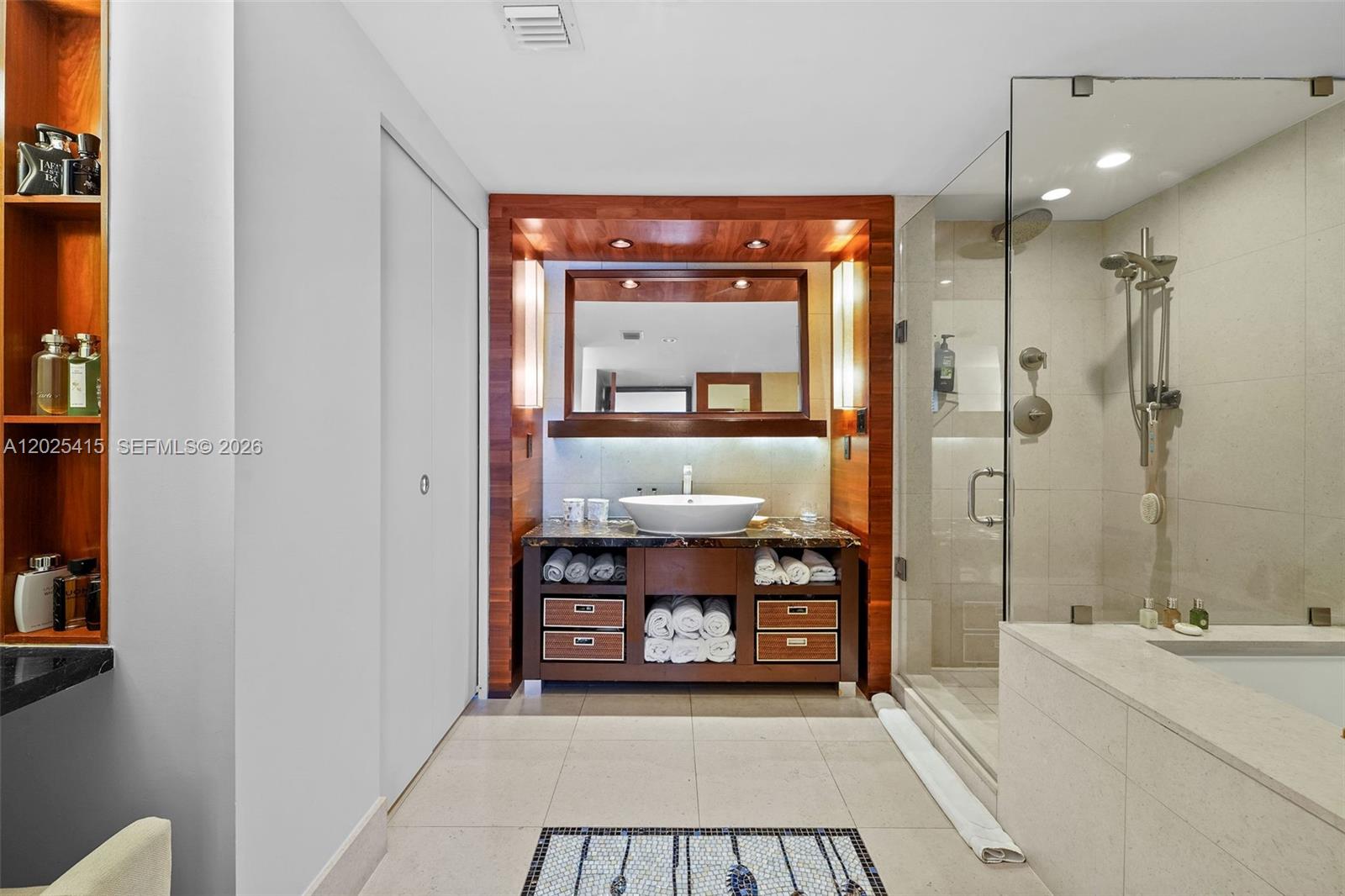 6801 Collins Ave # 708