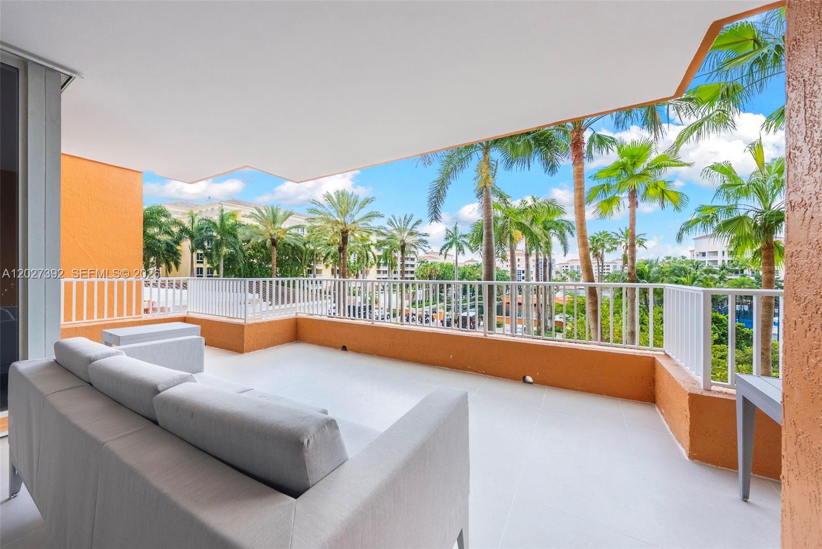 785 Crandon Blvd Unit: 205/305